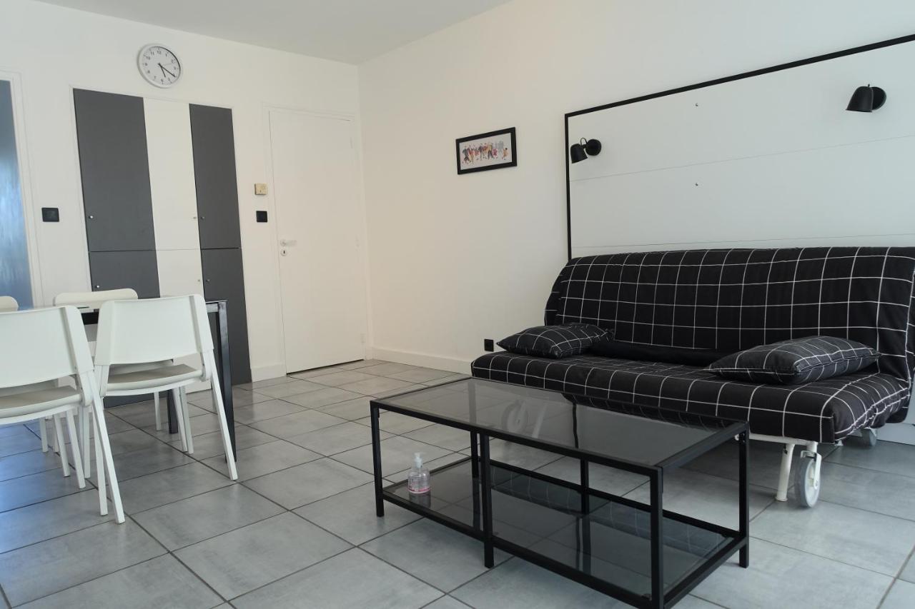 La Poterie - Appartement Avec Balcon Et Parking Prive Quimper Exterior photo